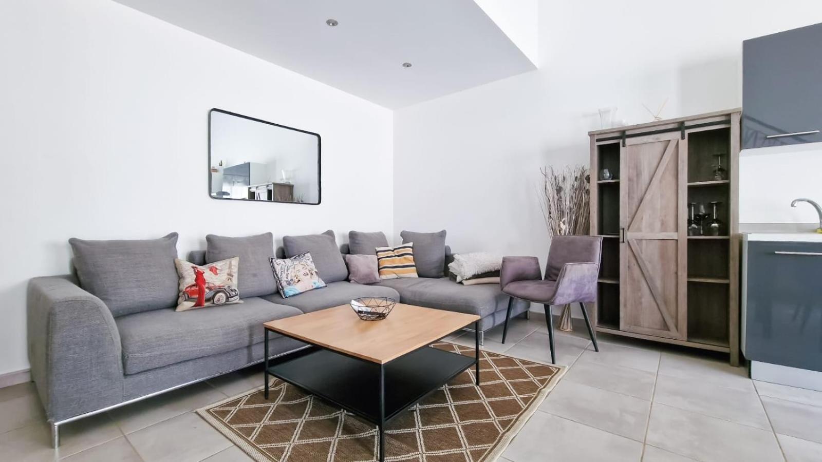 Appartement Plein Centre Bernis Экстерьер фото